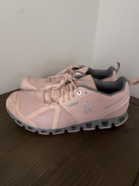 On Cloud Waterproof Rose Lunar Women’s Size 10 Running Athletic Shoes